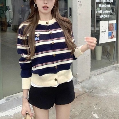 小狗刺繡百搭針織|撞色條紋圓領上衣|秋冬穿搭針織毛衣短版外套 