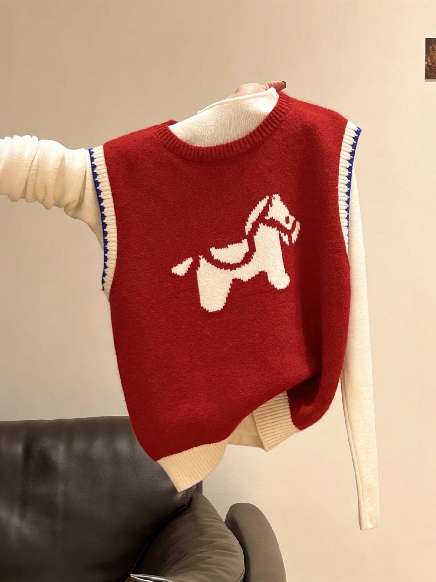 『馬年新春款』紅色針織馬甲|新年小馬提花外搭疊穿背心上衣