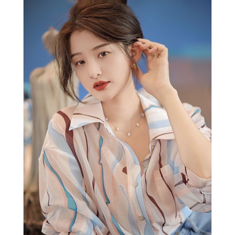 女裝法式輕奢襯衫 | 春夏季新款 Polo 領單排扣時尚氣質潮上衣