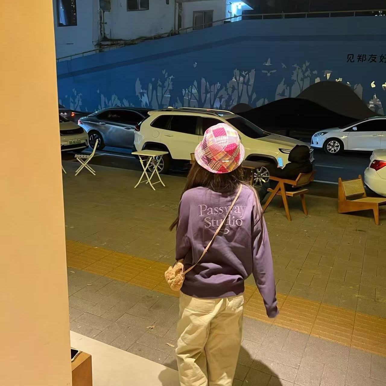 情侶款高級質感衛衣 | 早春刺繡 LOGO 圓領 | 寬鬆休閒無帽百搭上衣