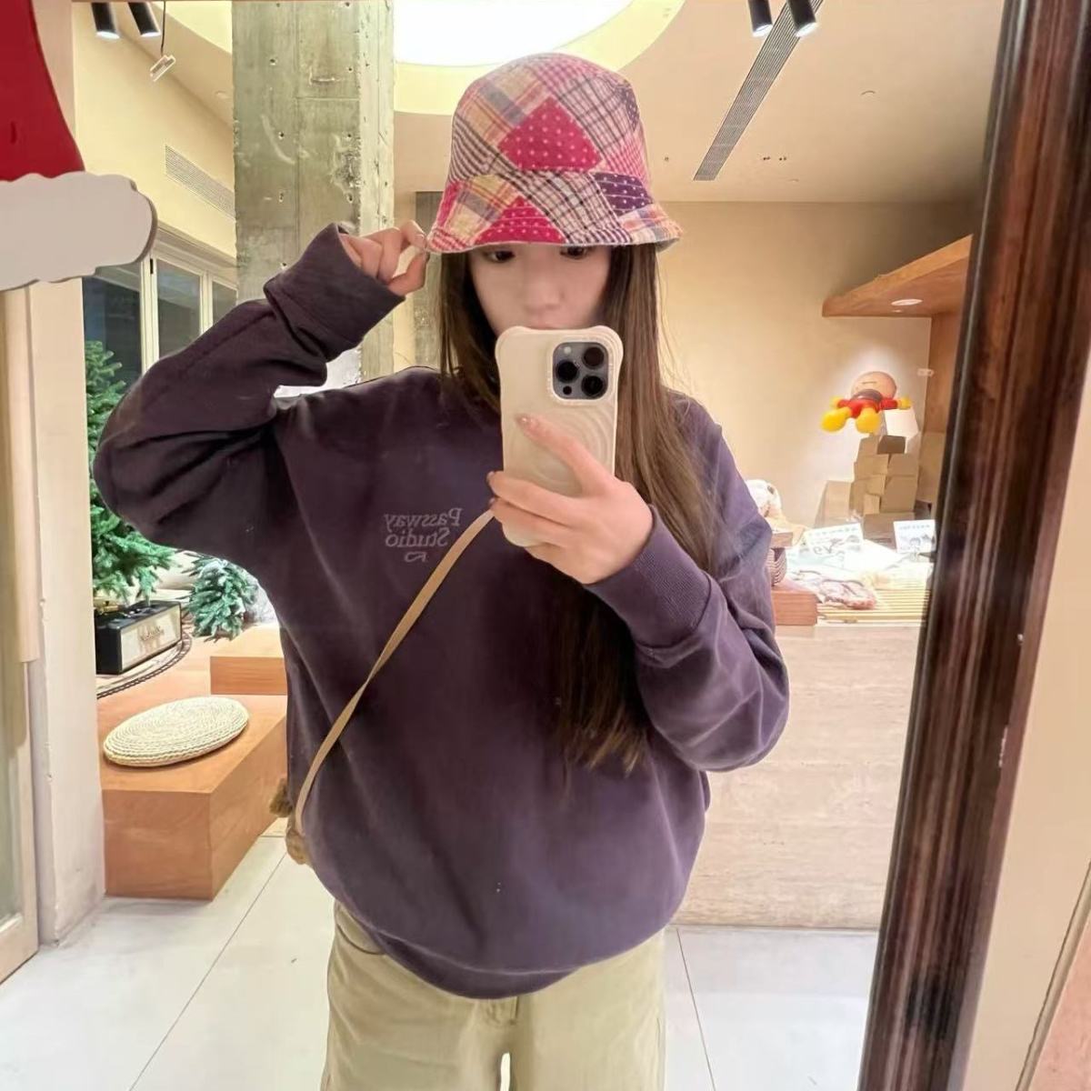 情侶款高級質感衛衣 | 早春刺繡 LOGO 圓領 | 寬鬆休閒無帽百搭上衣