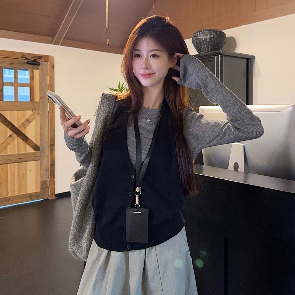 韓系掛脖針織開衫三件組 | 女秋冬馬甲疊穿 | 時尚休閒工裝褲套裝