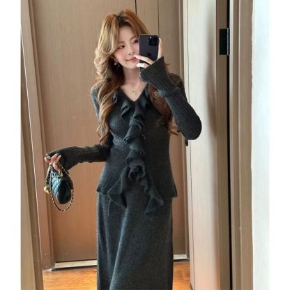 早秋韓系超美穿搭兩件式套裝 | 荷葉邊針織上衣 + 半身裙