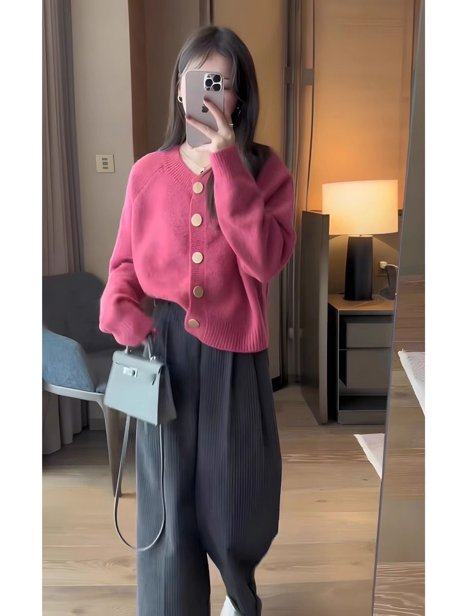 秋冬必收！小香風甜妹套裝｜毛衣 + 闊腿褲兩件組 甜美元氣直接拉滿✨