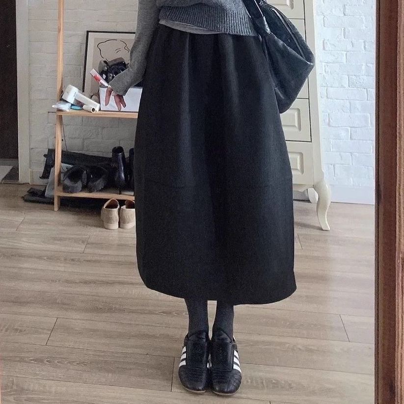 冬季新款｜設計感長袖打底上衣 + 灰色圓領針織背心馬甲 + 半身裙三件組