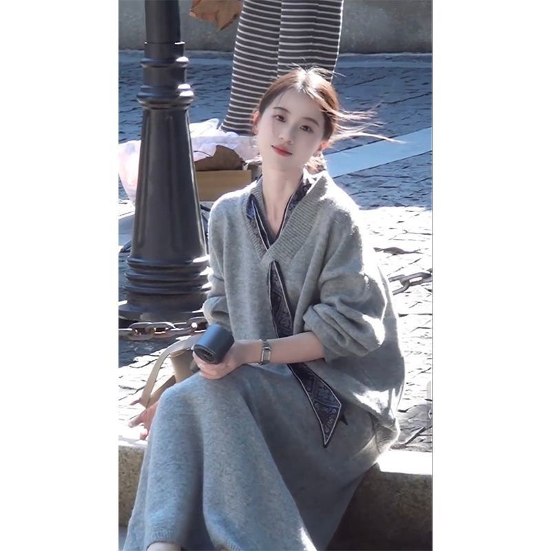 冬季新款｜韓系飄帶 V 領針織上衣 + 高腰顯瘦半身裙兩件組【送絲巾】