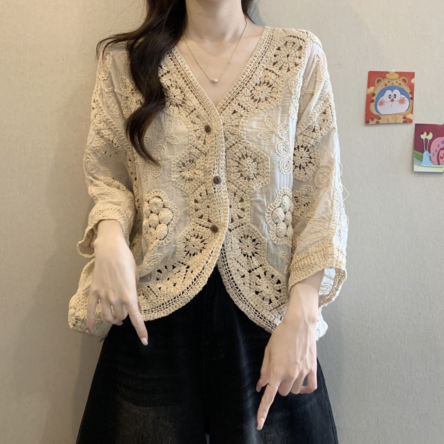 波希米亞風鉤花鏤空 V 領襯衫 女夏大尺碼遮肚防曬罩衫外套