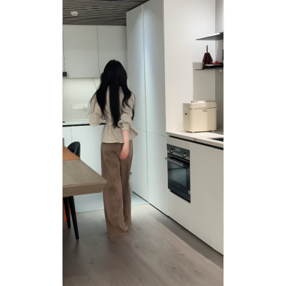 早春韓系風兩件組 設計感不規則 V 領長袖襯衫 + 闊腿褲