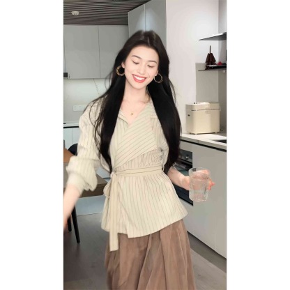 早春韓系風兩件組 設計感不規則 V 領長袖襯衫 + 闊腿褲