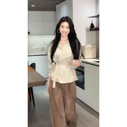 早春韓系風兩件組 設計感不規則 V 領長袖襯衫 + 闊腿褲