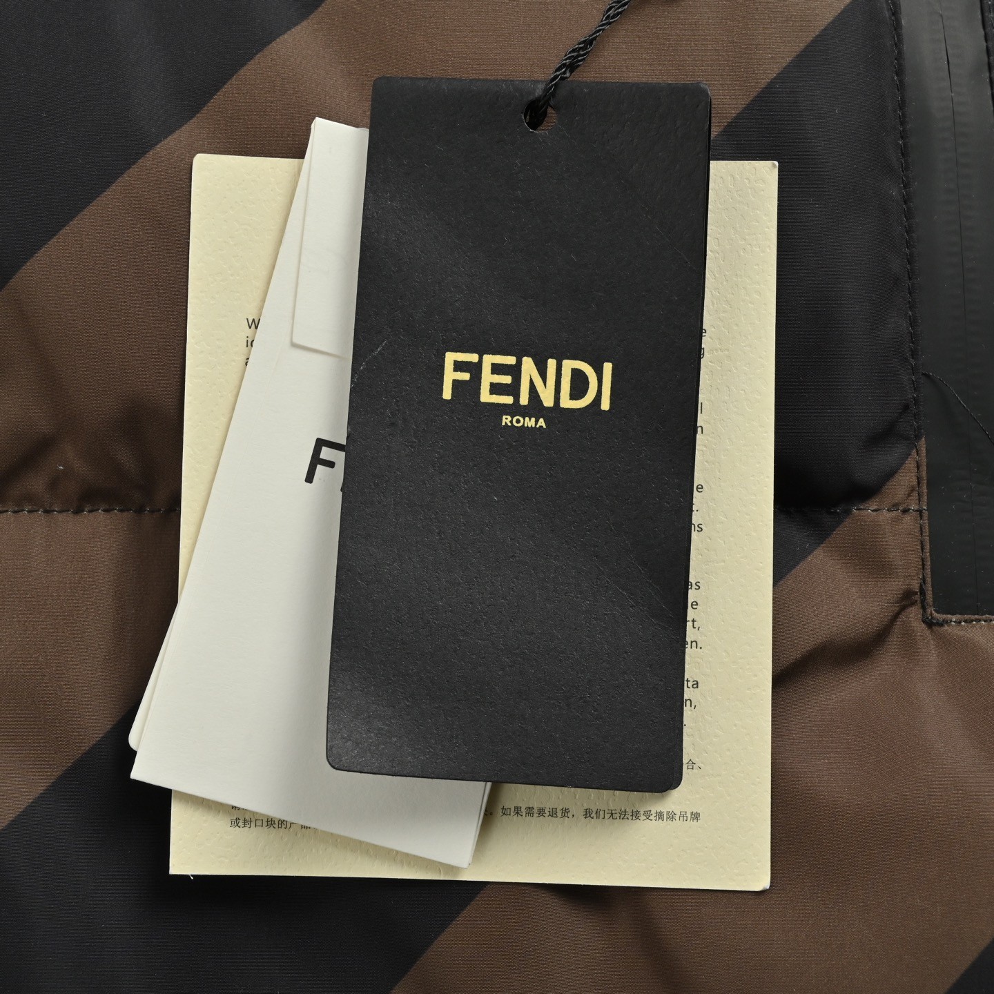 FENDI フェンディ FFクラシック柄両面着用フード付きダウンジャケット