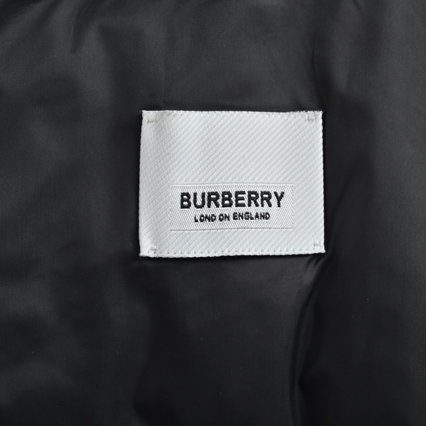 Burberry バーバリー 25FW新作 グレンチェックフードダウンジャケット ブラック