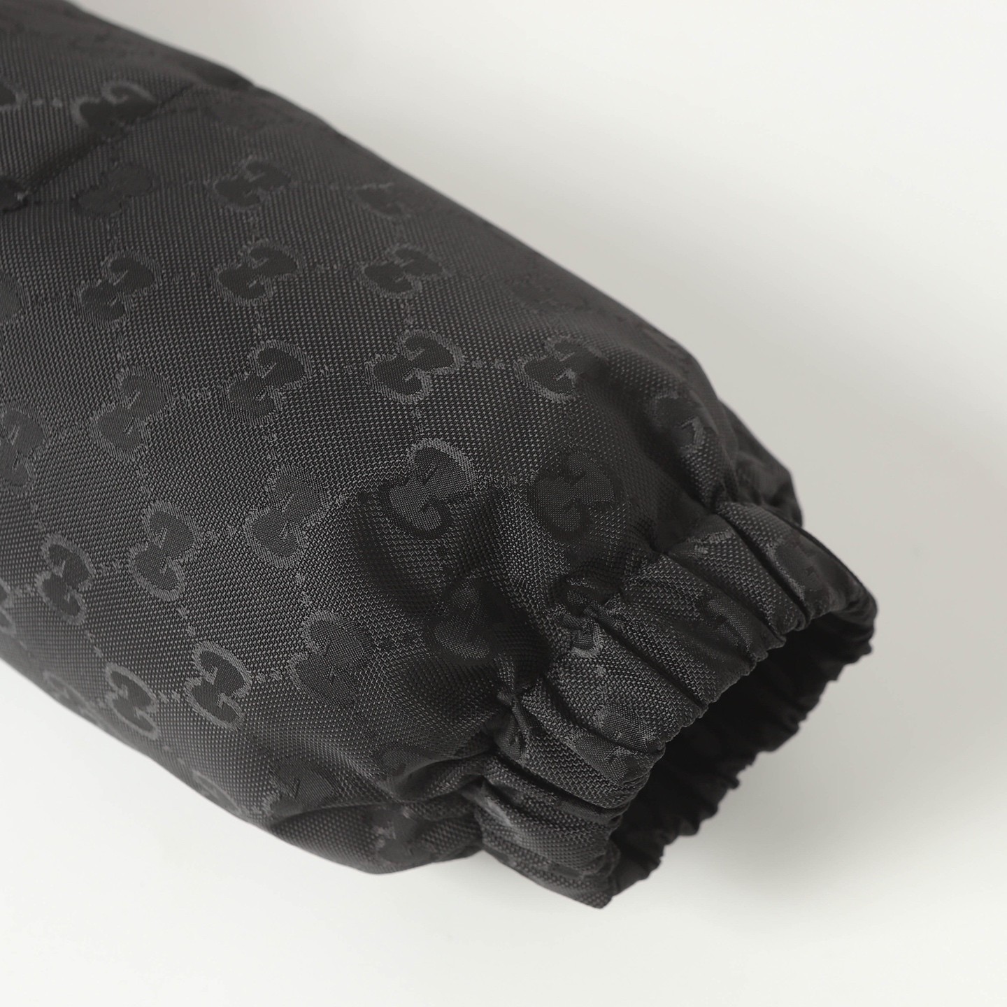 GUCCI グッチ 小G満印 連帽ダウンジャケット ブラック