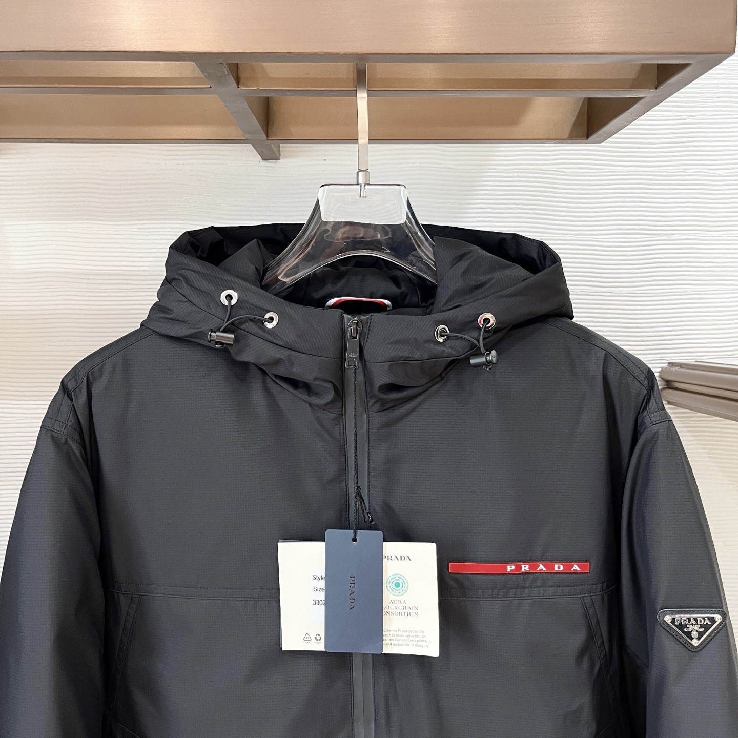 PRADA プラダ 2025新作 メンズダウンジャケット ブラック/ディープブルー