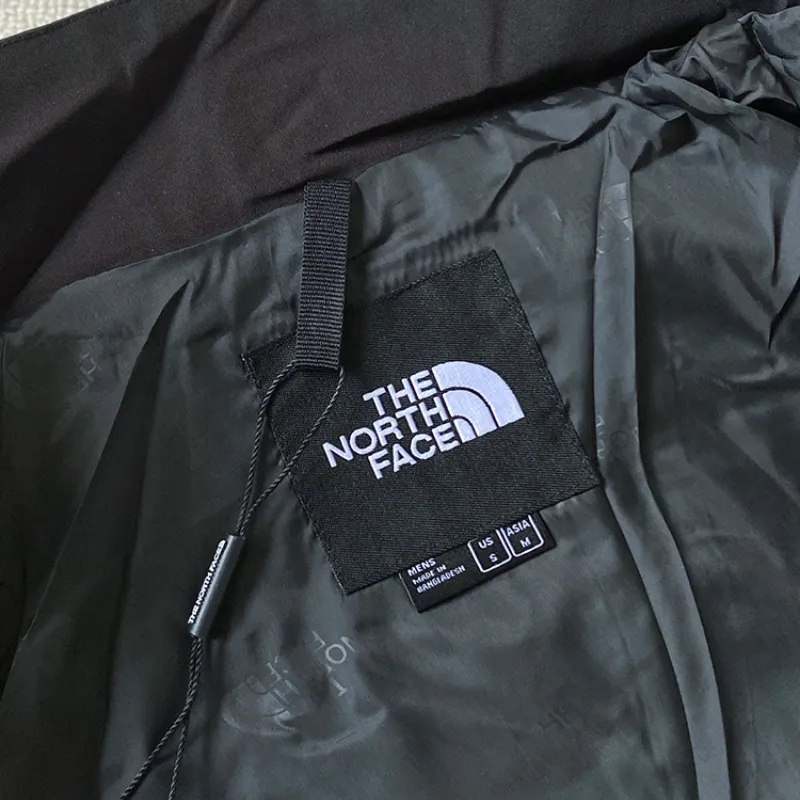 The North Face ザ・ノース・フェイス フード付き防風ジャケット 防水・防寒機能