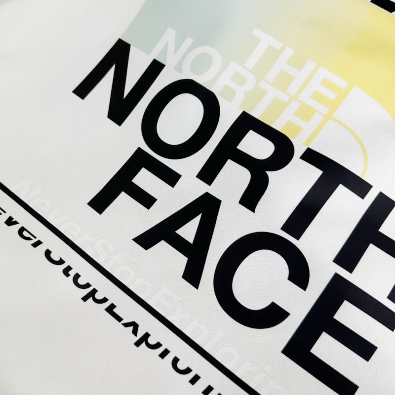 The North Face 秋の新しいスタイルのツートンカップルスタイルのアウトドアジャケットジャケット4色