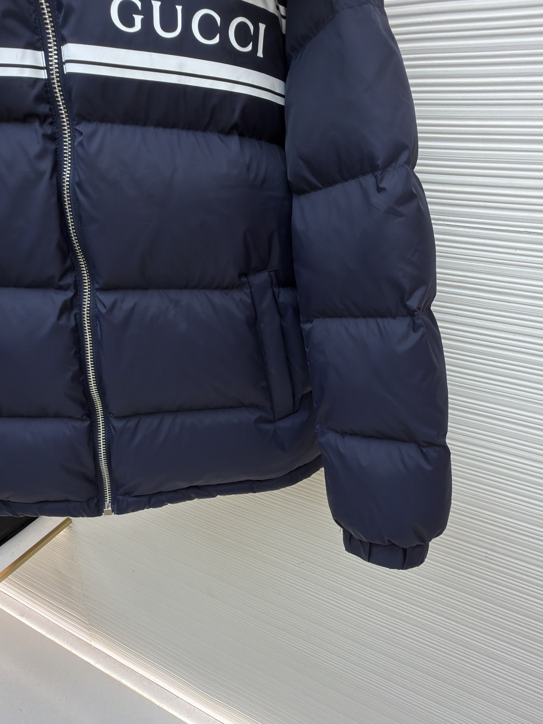GUCCI  秋冬暖か服 グッチ ダウンジャケット アウター