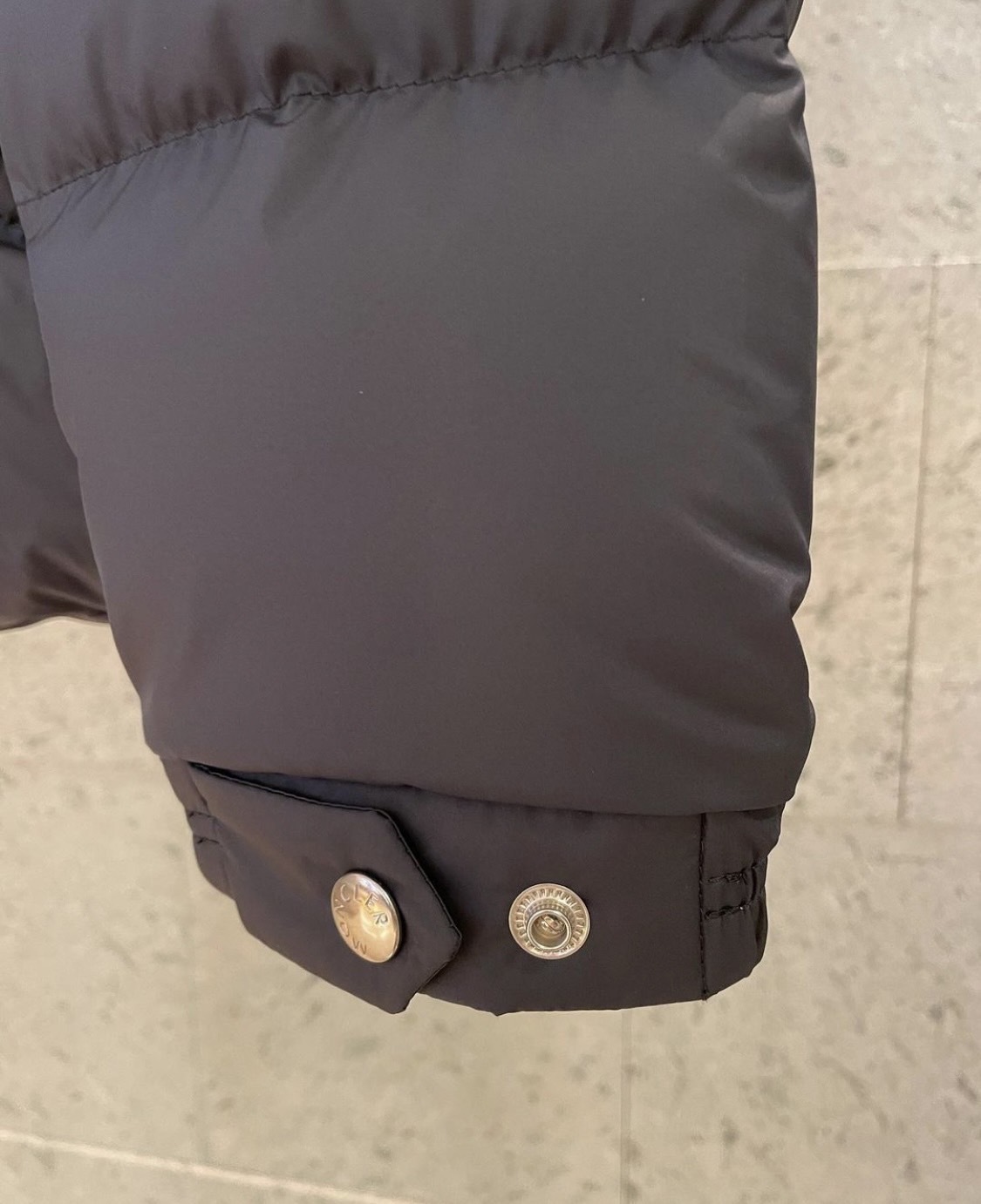 MONCLER ショートダウンジャケット