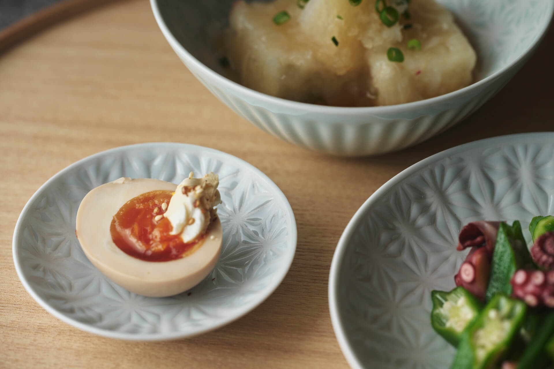 麻の葉　白磁/青白釉