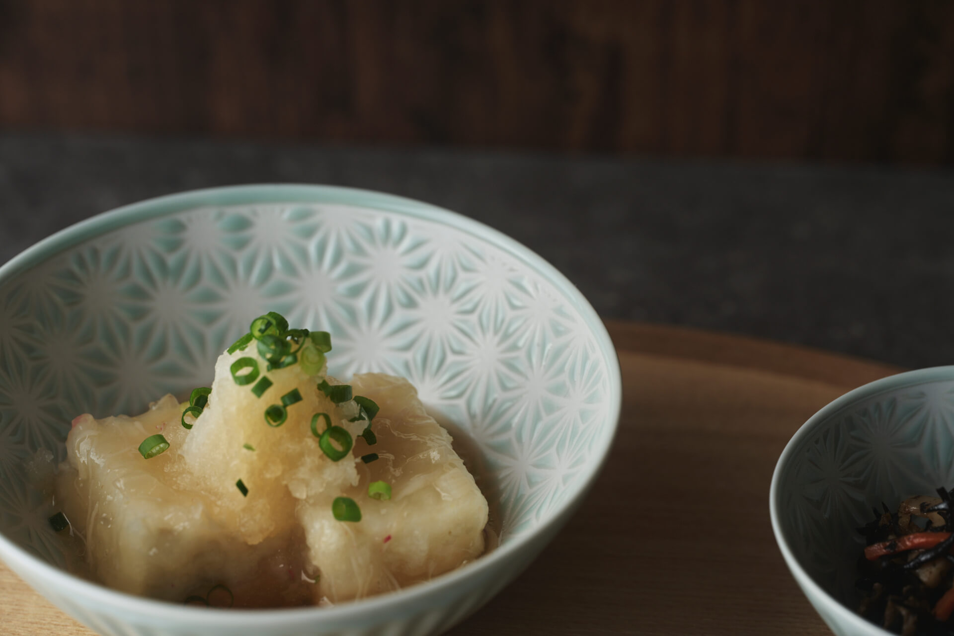 麻の葉　白磁/青白釉