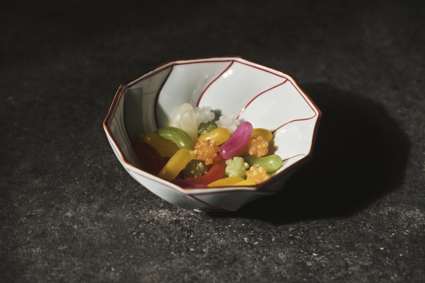 ねじり小鉢：赤