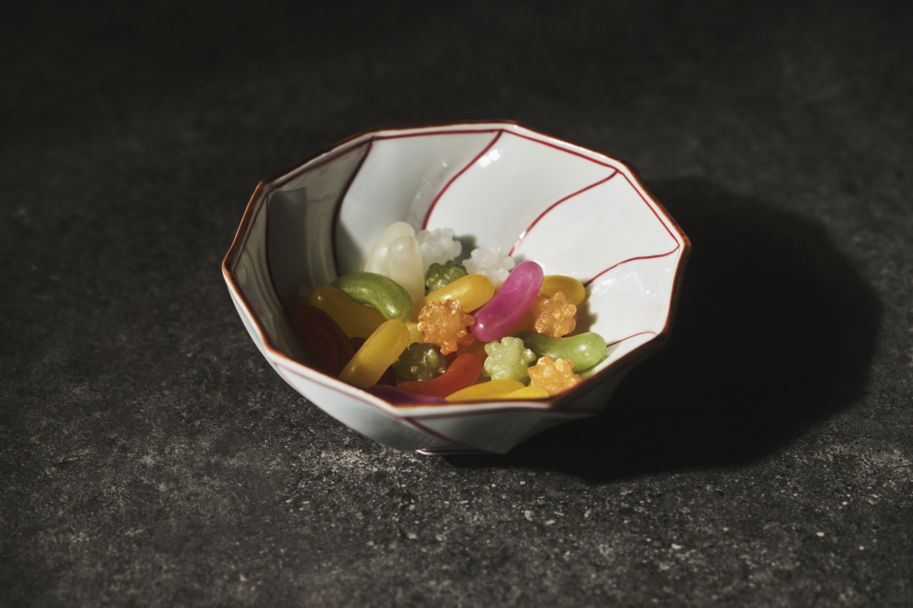 ねじり小鉢：赤