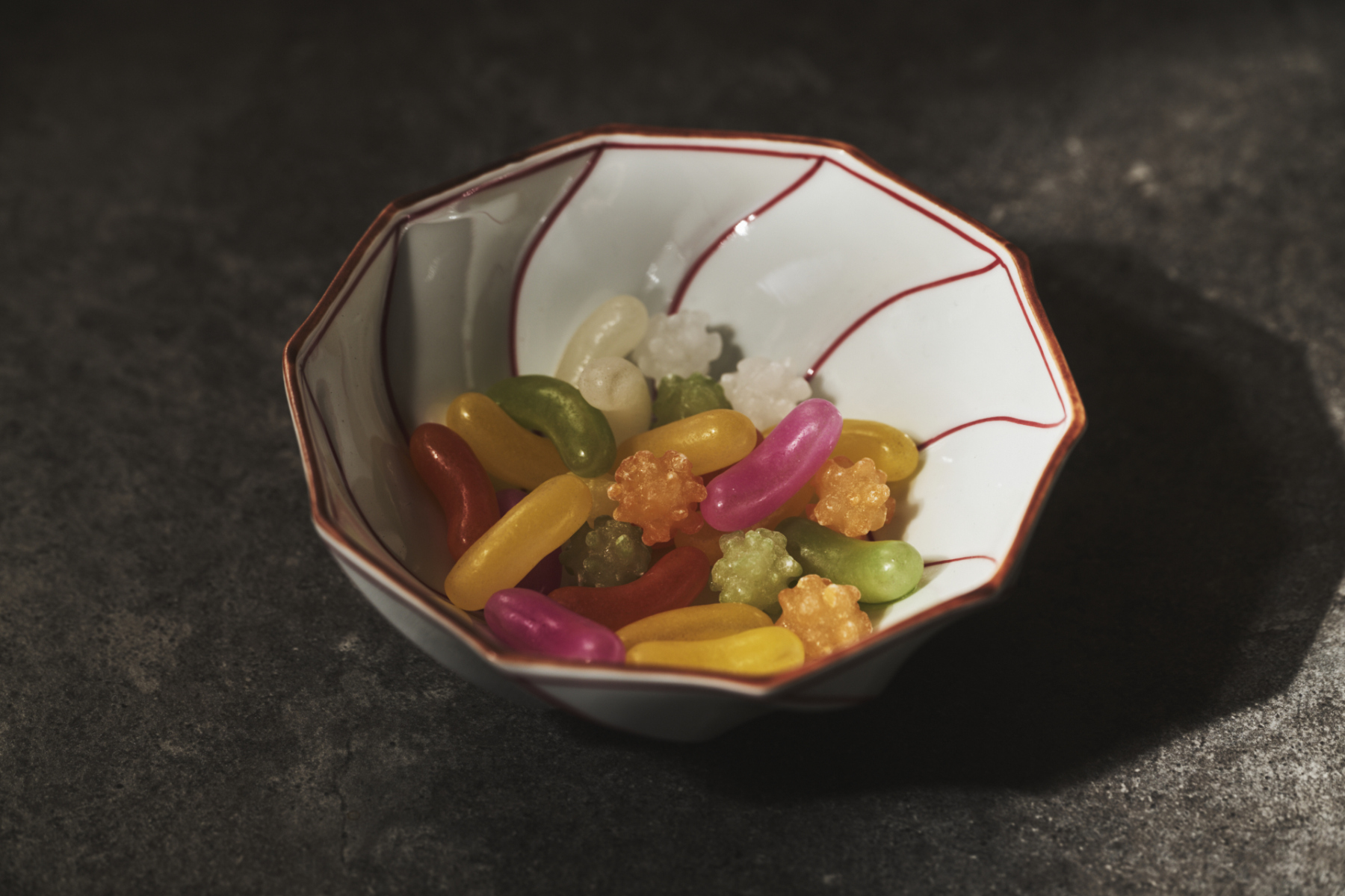 ねじり小鉢：赤