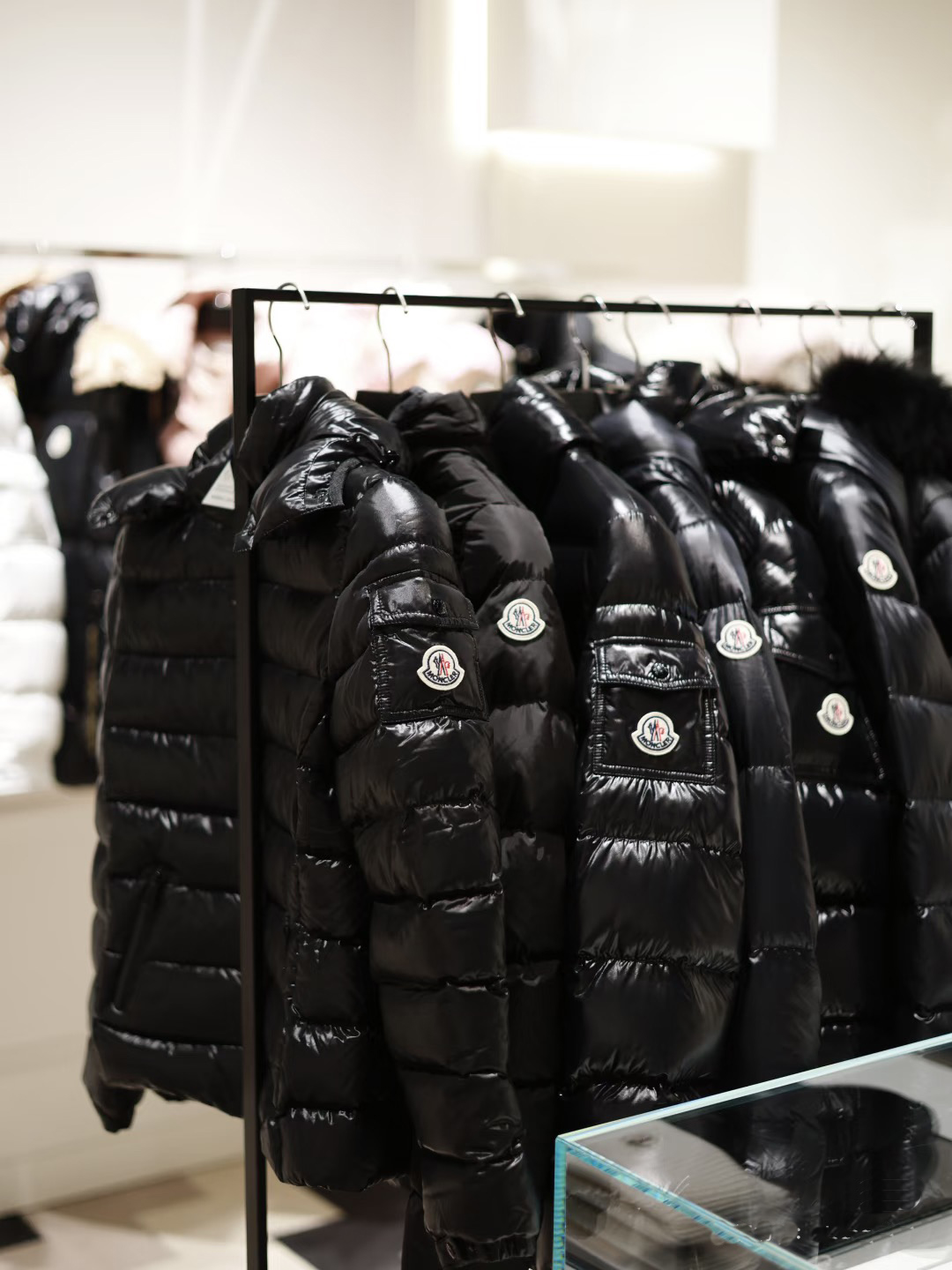 Moncler モンクレール シーズン別 ロングダウンコート