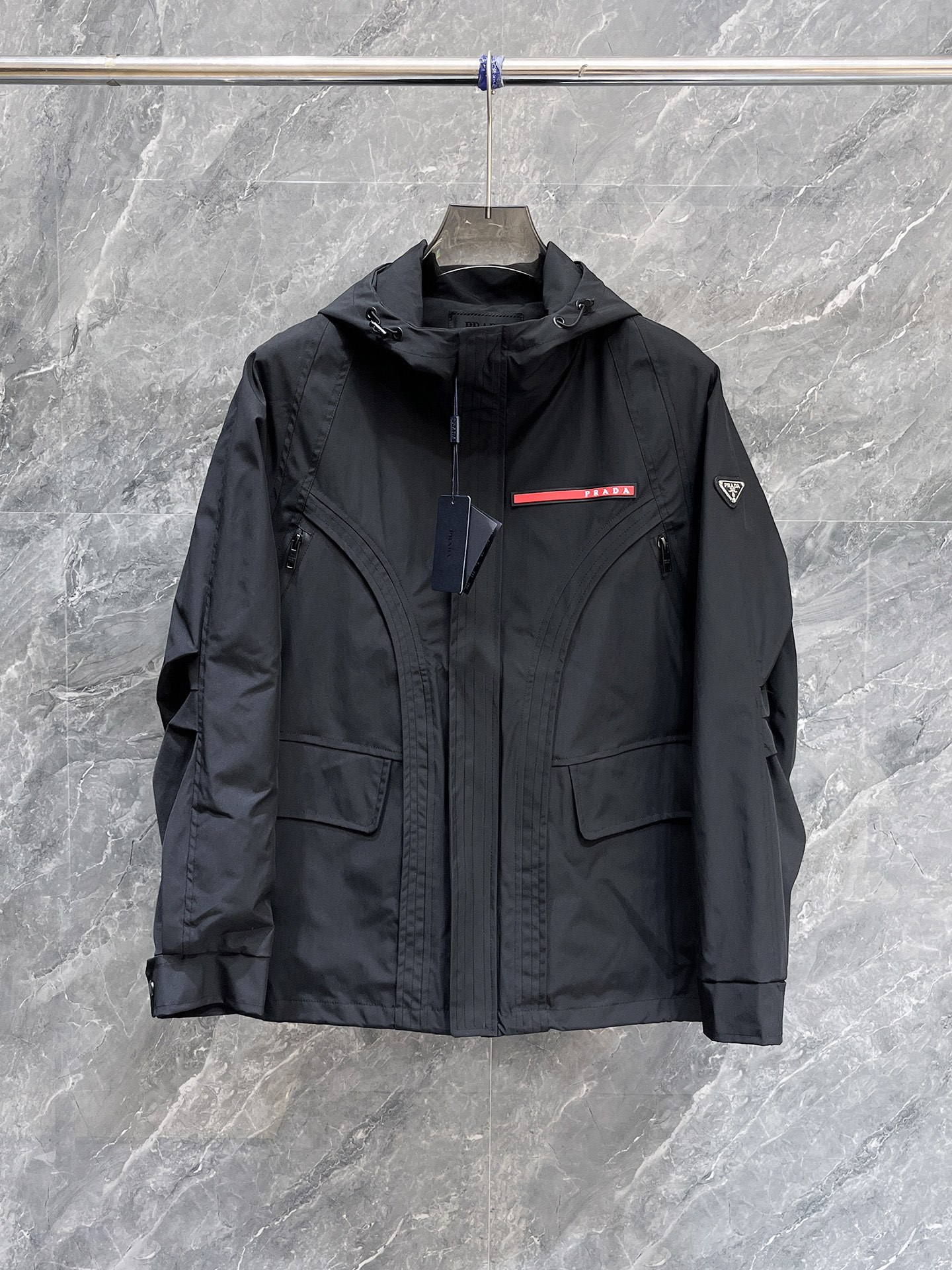プラダ冬のおしゃれメンズジャケット