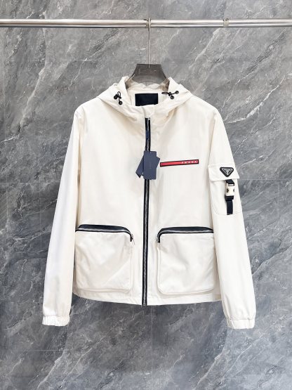 プラダ冬のおしゃれメンズジャケット