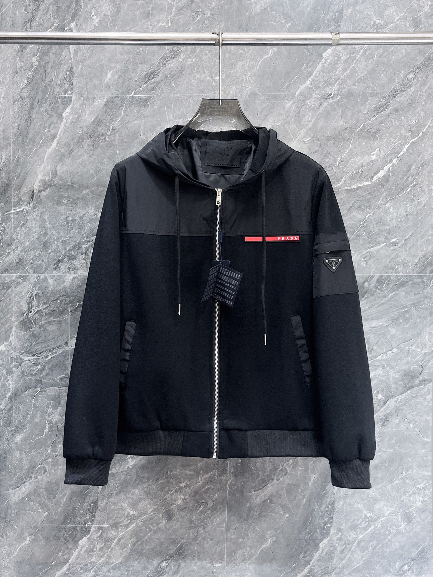 プラダ冬のおしゃれメンズジャケット
