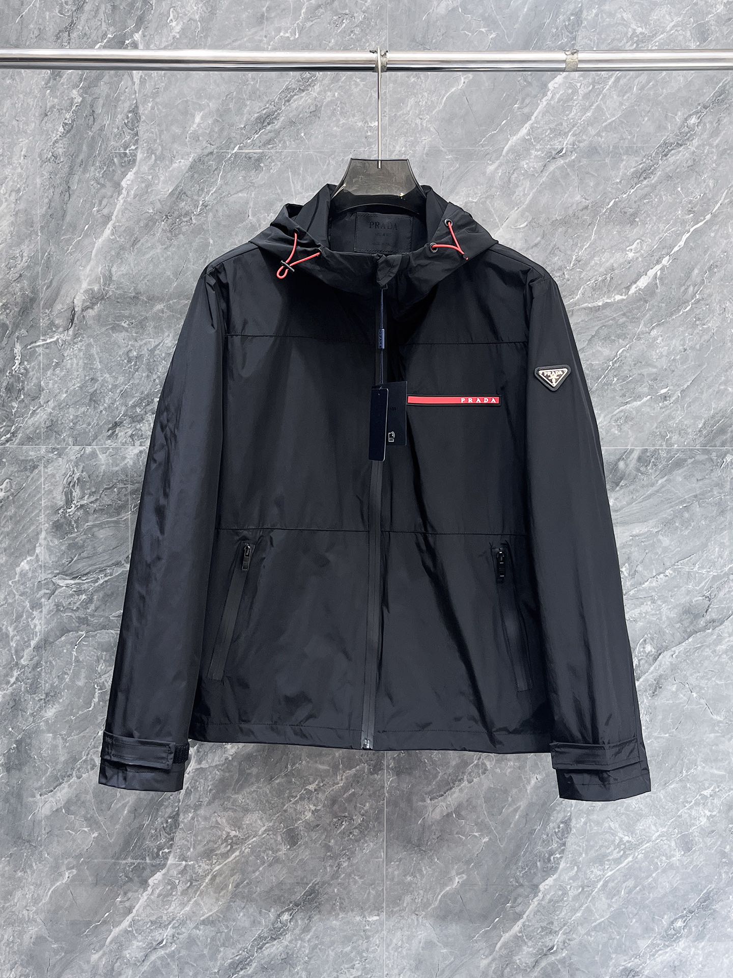 プラダ冬のおしゃれメンズジャケット