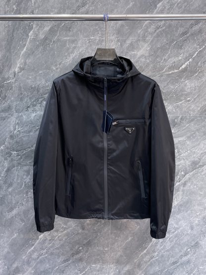 プラダ冬のおしゃれメンズジャケット