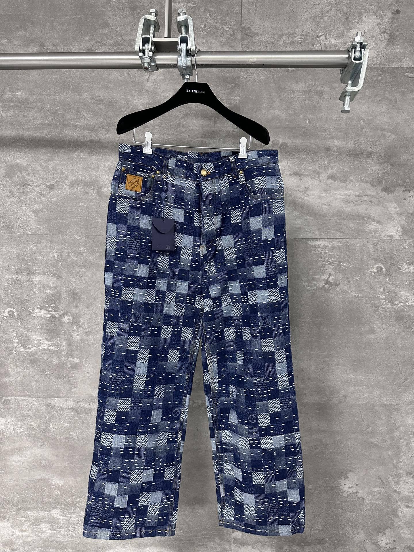 [ Louis Vuitton ] ルイ・ヴィトン スタイリッシュなジーンズ