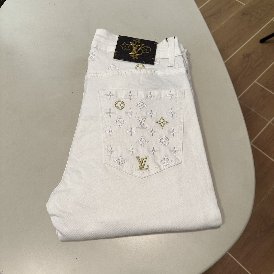 [ Louis Vuitton ] ルイ・ヴィトン スタイリッシュなジーンズ
