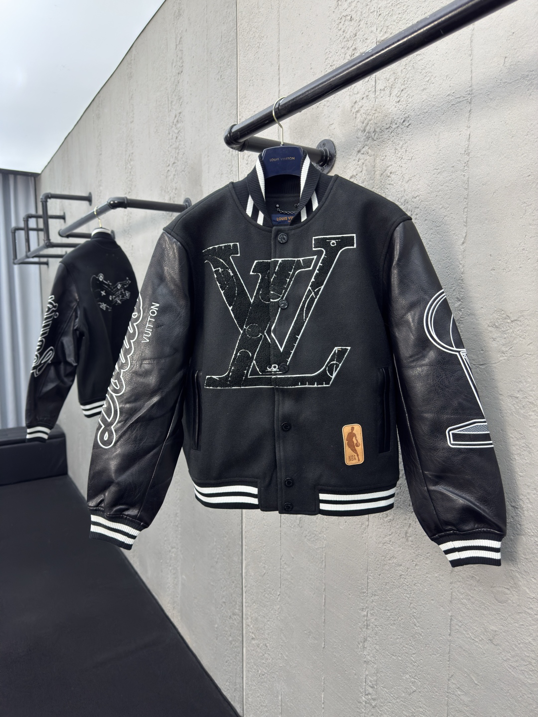 [ Louis Vuitton ] ルイ・ヴィトン  X NBA連名タオル刺繍野球ウエア