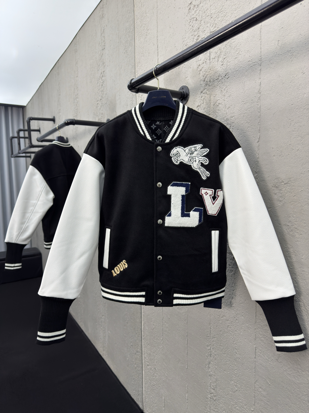 [ Louis Vuitton ] ルイ・ヴィトン  刺繍ペガサス野球服