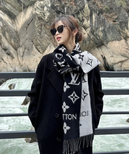 Louis Vuitton ルイヴィトン新作ニットマフラー