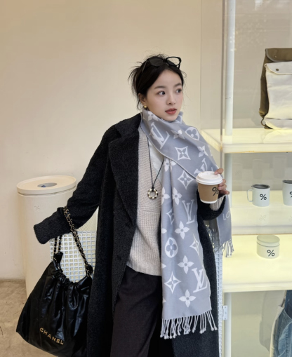 Louis Vuitton ルイヴィトン新作ニットマフラー