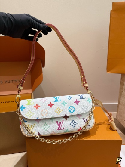Louis Vuitton  ルイ・ヴィトン シーズナル ワンショルダーバッグ