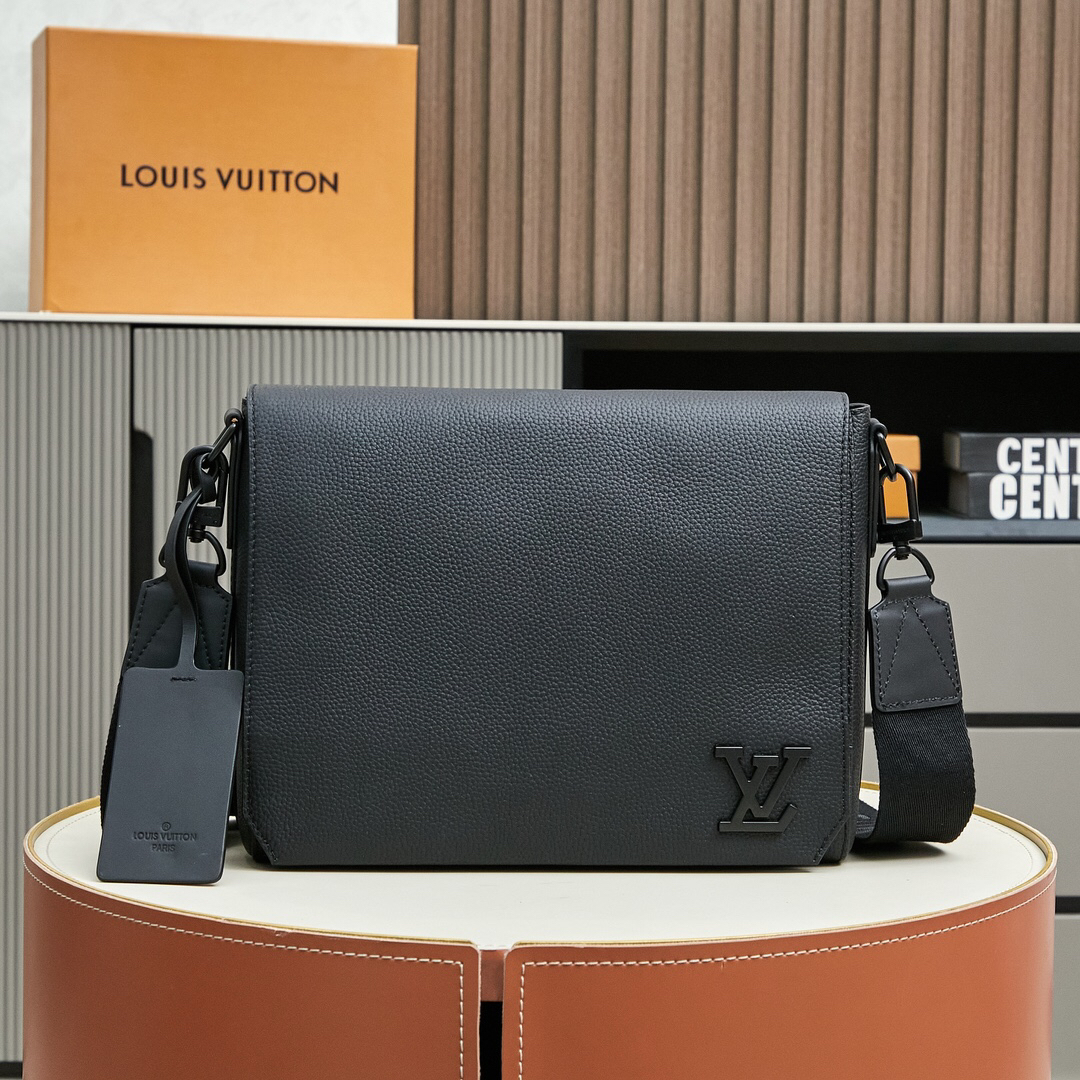 Louis Vuitton  ルイ・ヴィトン シーズナル ワンショルダーバッグ