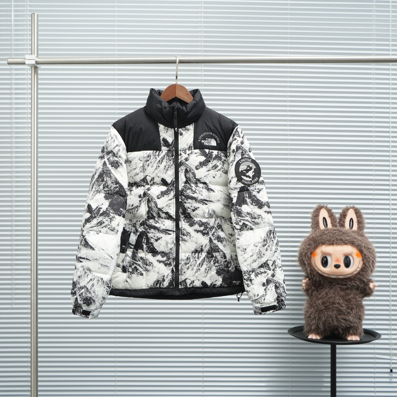 ザ・ノース・フェース スノーマウンテン第4世代--スリーブバッジモデル