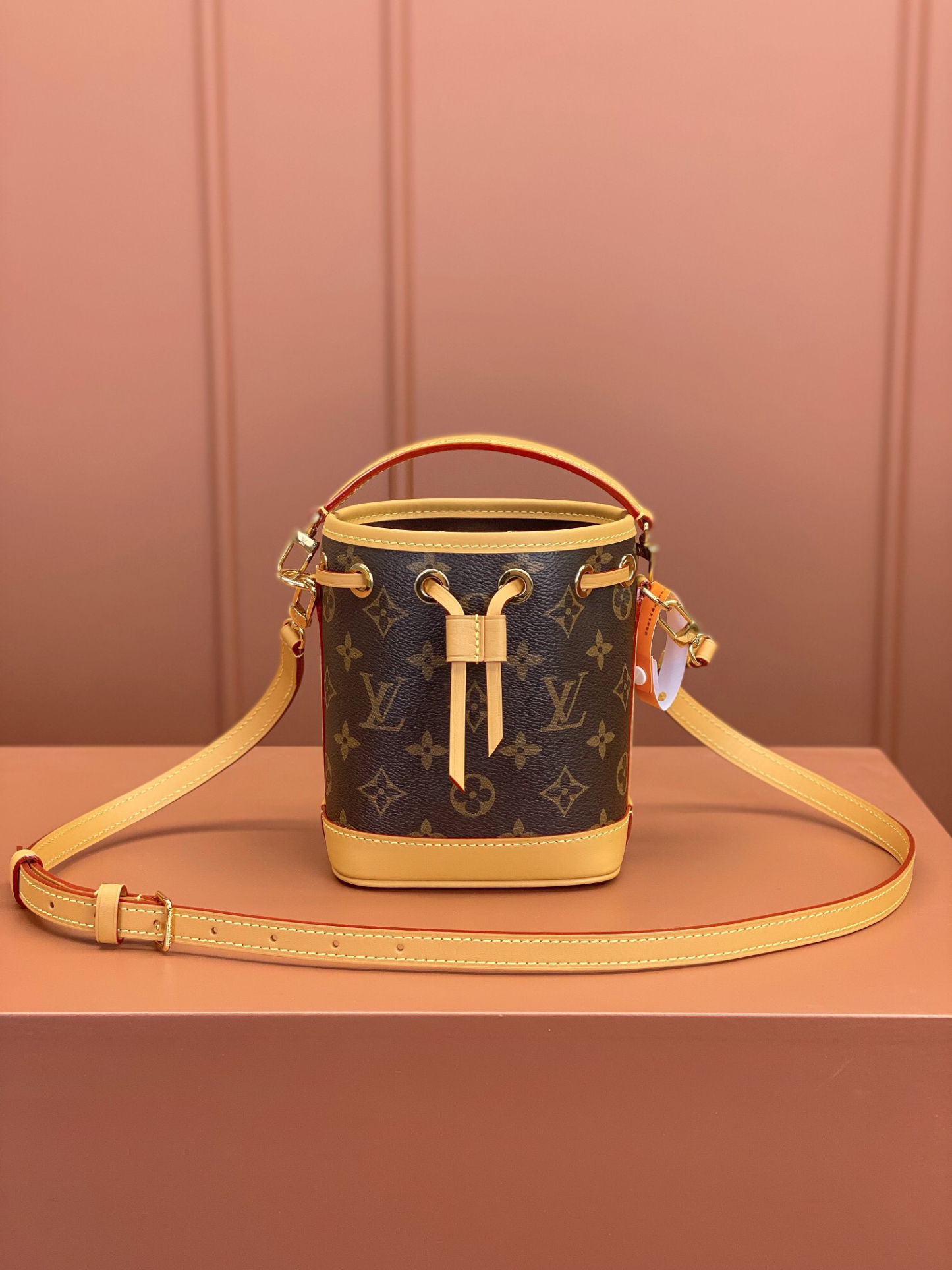 Louis Vuitton  ルイ・ヴィトン シーズナル ワンショルダーバッグ 