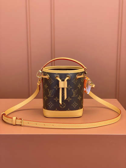 Louis Vuitton  ルイ・ヴィトン シーズナル ワンショルダーバッグ 