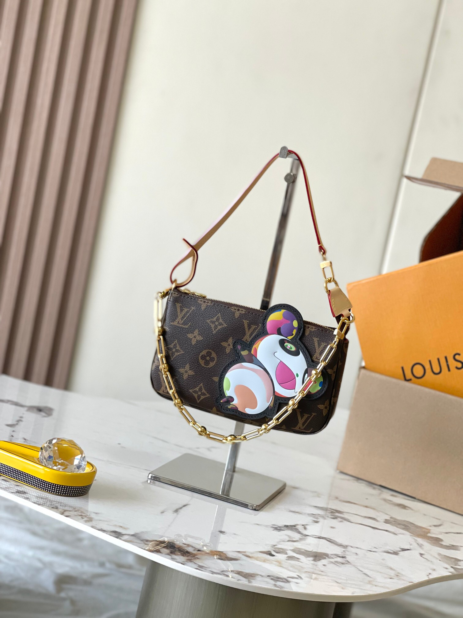 Louis Vuitton  ルイ・ヴィトン シーズナル ワンショルダーバッグ 