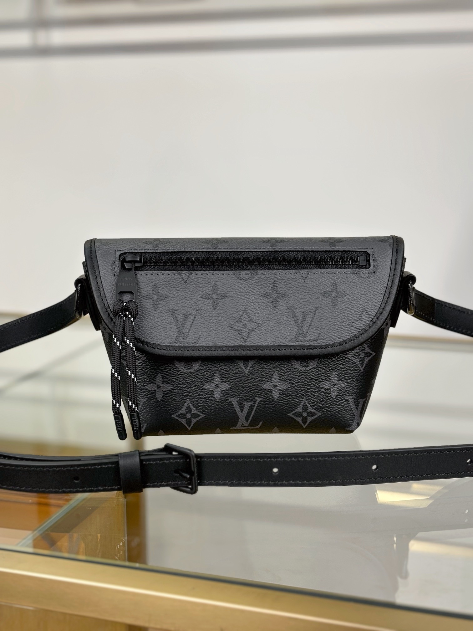 Louis Vuitton  ルイ・ヴィトン シーズナル ワンショルダーバッグ 