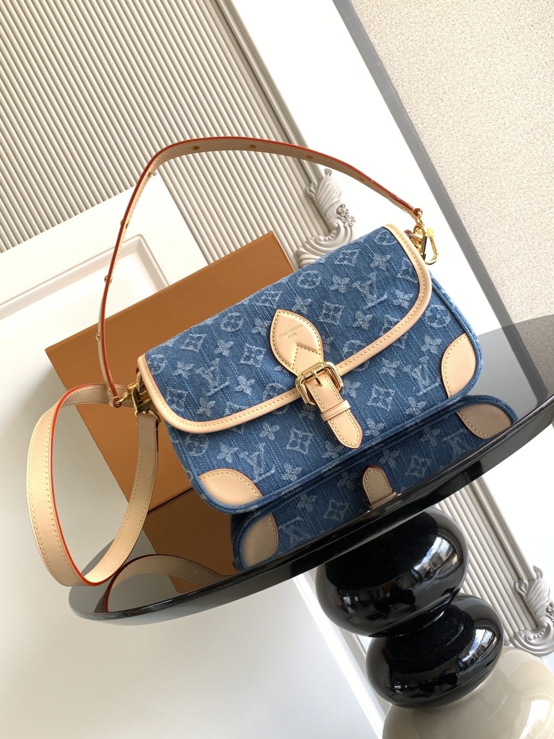 Louis Vuitton  ルイ・ヴィトン シーズナル ワンショルダーバッグ 