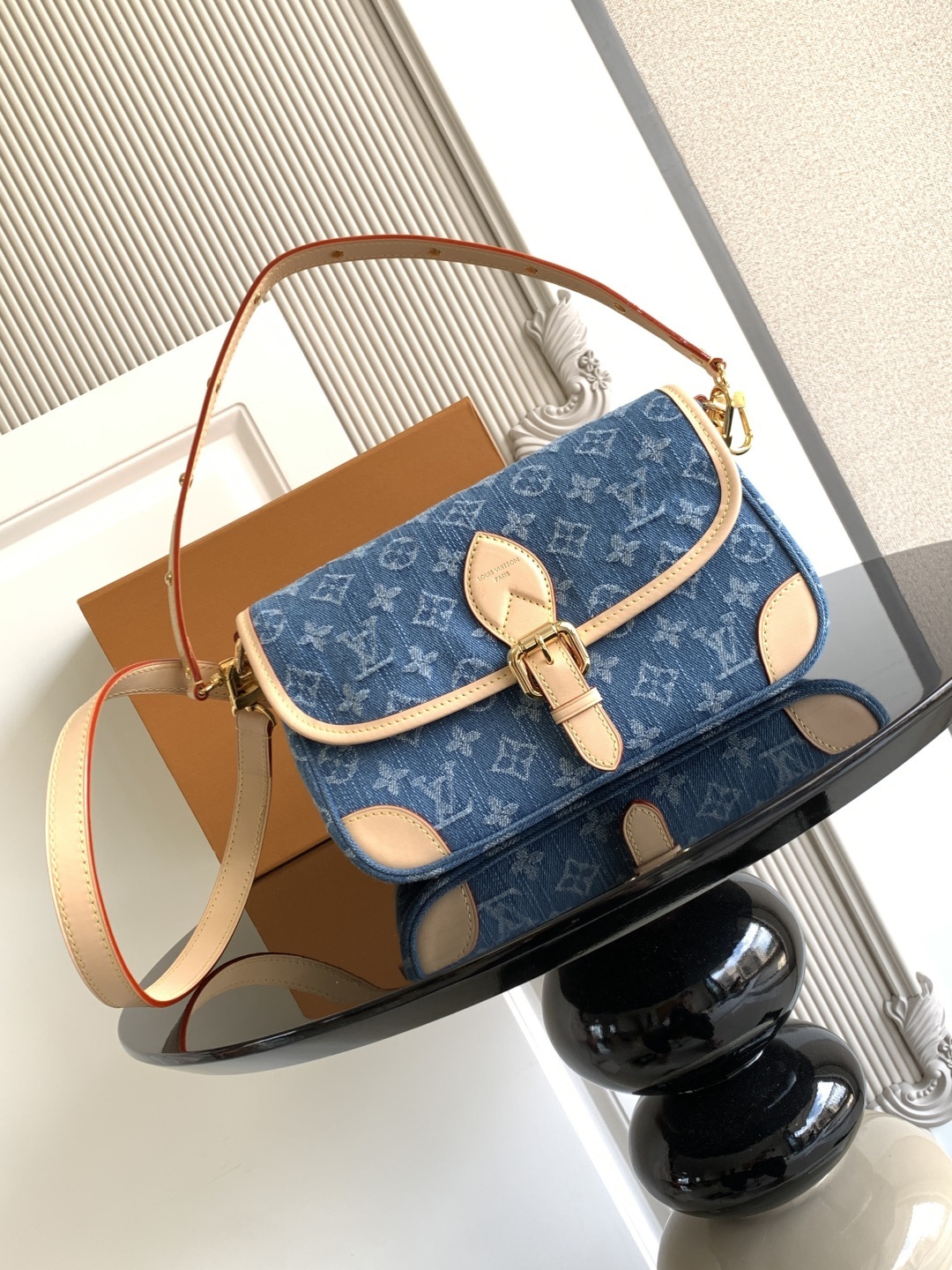 Louis Vuitton  ルイ・ヴィトン シーズナル ワンショルダーバッグ 