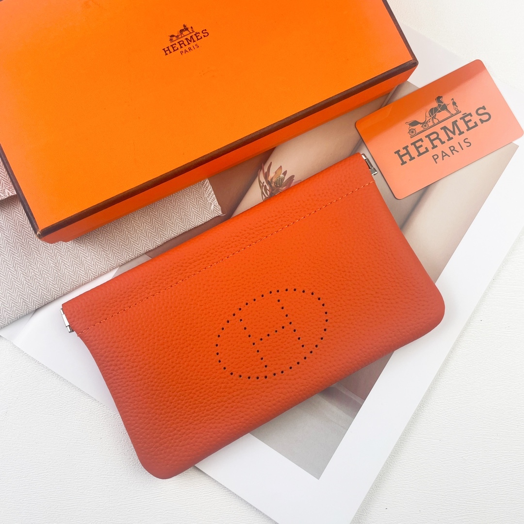 エルメス「Hermès」 レザーポケットウォレット