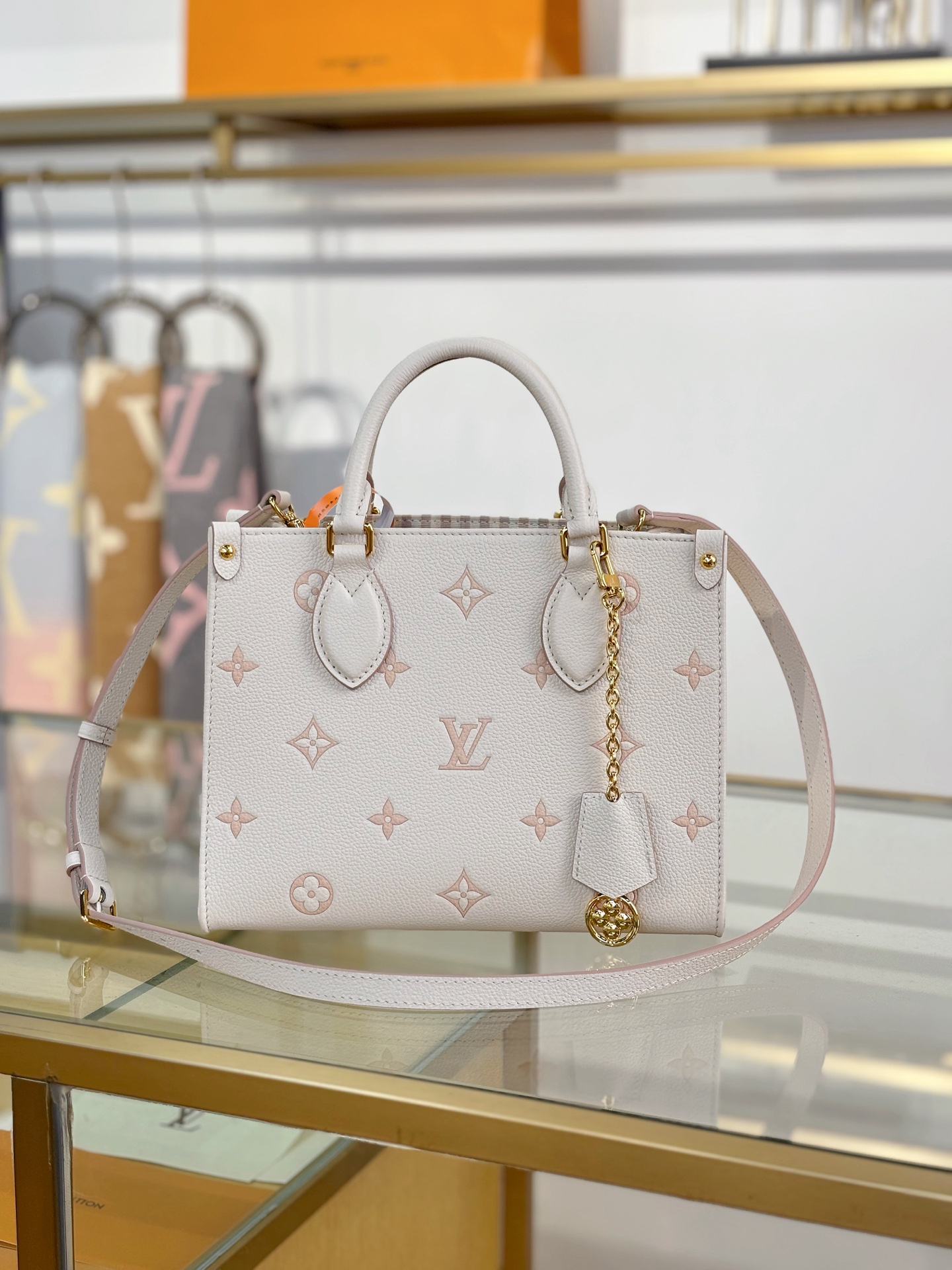Louis Vuitton  ルイ・ヴィトン シーズナル ワンショルダーバッグ 